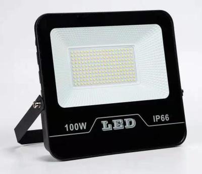 China Outdoor theme park factory supply water proof 100w led flood light solar led flood light ip66 for sale