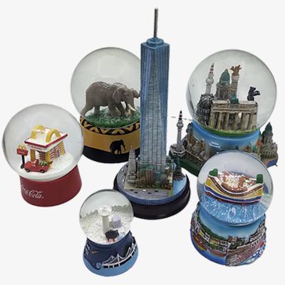 China Wholesale Custom Europe Resin Home Decor Ornament New York City-Chicago Charlotte Memphis Roman Mini Snow Globe Glass Souvenirs for sale