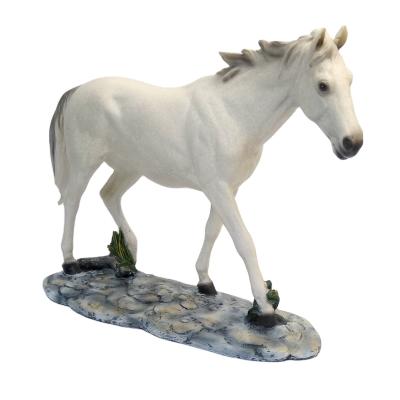 China Europe Factory Wholesale Home Ornaments White Horse Resin Crafts Animal Statues for sale