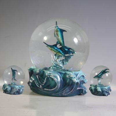 China Wholesale Custom Home Decor Europe Decor Resin Marine Life Animals Dolphin Whales Fish Glass Snow Globe for sale