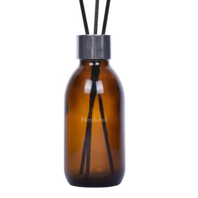 China Empty Glass Bottle 100ml 125ML 500ML Amber Reed Diffuser Bottle Personal Care Factory Price Diffuser Bottle With Screw Lids for sale