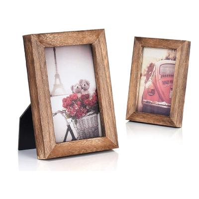 China High Quality Solid Europe Pine Beech Wood Engraving Photo Frame Stand Natural Wood Glasses Photo Picture Frame Memorial Home Decor for sale