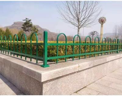 China Easily Assembled Good price PVC small garden privacy fence for sale