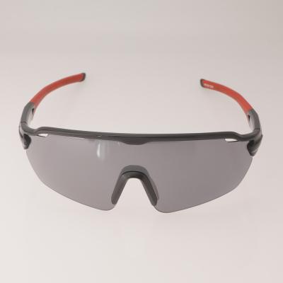 China Fashion sunglasses bike riding men sport sunglasses CE uv400 sports sunglasses TR90 sunglasses for sale