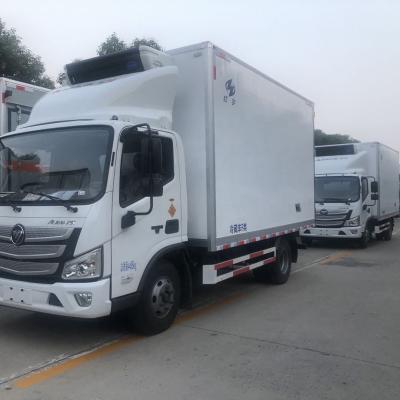 China Fiberglass sandwich PU 2-4tons LHD RHD Foton light freezer trucks for sale for afican for transport fish meat cheese milk for sale