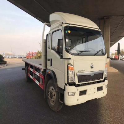 China HOWO 4*2 LIGHT FLATBED TRUCK 8995*2418*2650 for sale