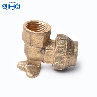 China Water Wallplate Compression Fitting Top Selling Brass Base Water Yellow Brass Color Gas Male Square Equal For Pex-Al-Pex Pipe 1/8