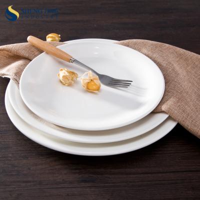 China Sustainable German Porcelain Dinnerware Set Round Shaped White Ceramic Plates for sale