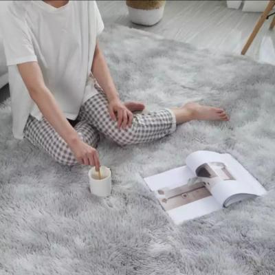 China Anti Slippery Irregular Shaped Modern Nordic Fleece Faux Fur Style Blanket Rug For Home Hotel for sale