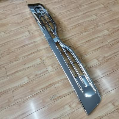 China Plastic / Metal Accessory Body Parts Spare Part Truck Cover Chrome Mount For NISSAN QUON 2007 ON for sale