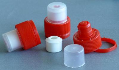 China Plastic Mineral Water Bottle Cap 2.0 GRAM HDPE 2g Strong Point for sale