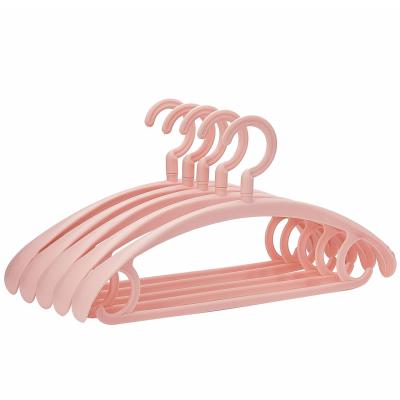 China F3-546 Traditional wholesale plastic laundry hangers and racks for fabrics, wide shoulder traceless thickened plastic hanger for sale