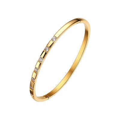 Cina Jewelry CZ Hinged Oval Cuff Bangle Bracelet For Women Girl Christmas Gift Couple in vendita