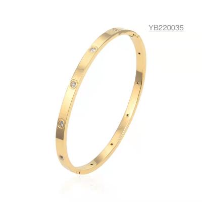 Cina Bling Diamonds Light Luxury Gold Bangle Design indipendente SS316l Bracciale in oro in vendita