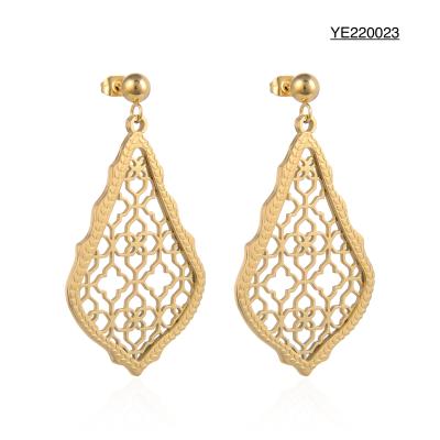 China Pendientes huecos de acero inoxidable de oro de 14 k estilo palacio de 5,8 cm en venta