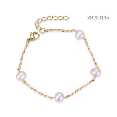 Cina Braccialetti di perle bianche lucide con bracciale in oro 18 carati da 20 cm in vendita