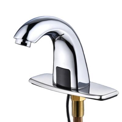 China Hot OEM Ceramic Touchless Faucets Living Room Basin Faucet Sense Faucets Body Sense Faucets Single Lever Water Controllable Brass à venda