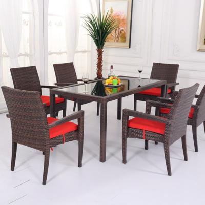 China Outdoor Modern Garden Furniture Rattan Table And Chairs Set for sale