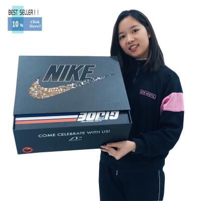 China 157gsm CCNB Recyclable Foil Stamping OEM Brands Square Print Shoes Box Custom Logo Cardboard Paper Packaging Plain Shoe Boxes for sale