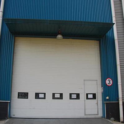 중국 Soundproof Sectional Overhead Industrial Doors 판매용