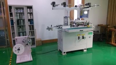 China Automatische stempelschneidene Flachbettmaschine PVCs/des HAUSTIERES für nichtgewebtes Gewebe und HAUSTIER Film zu verkaufen