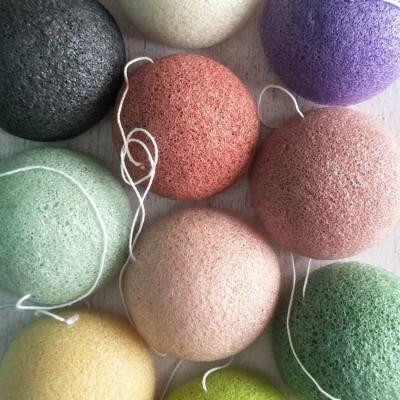 China Wholesale Price 100% Ball Shape Soft Eco-friendly Natrual Half Konjac Sponge for sale