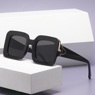 China Fashion sunglasses 2022 small square men and women brands new designer sunglasses trend 400 UV sunglasses with metal accessories for sale