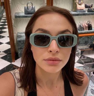 China Fashion sunglasses designer women shape sunglasses in black color women sunglasses small frame running square fashion for sale