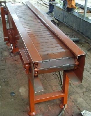 China Heat Resistant Yien Workshop Manufacturer Customized Assembly Line Stainless Steel Chain Plate Conveyor 304 Conveyor Equipment for sale