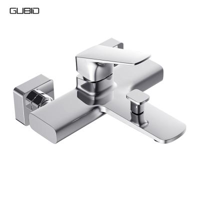 China Without Slide Bar Chrome Water Bath Tub Bathroom Fittings Bathtub Wall Mounted Shower Faucets for sale