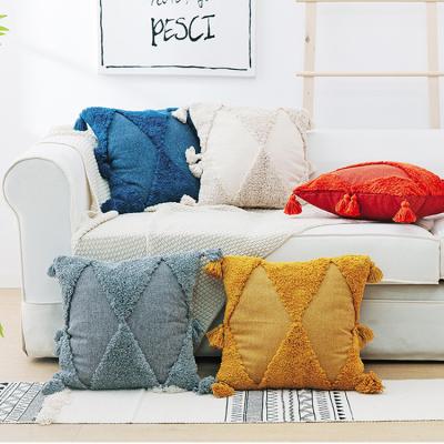 China Wholesale Anti-Static Boho Decor Tufted Cushion Covers Geometric Embroidery Tassel Tile Case For Sofa Showroom Home Decor for sale