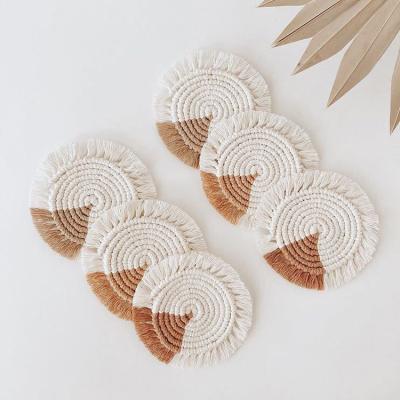 China Oilproof Customized Round Woven Place Mat Straw Woven Placemats for sale