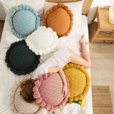 China Wholesale New Design Nordic Style Anti-static Round Pillow Knitted Home Decorative Cushion for sale