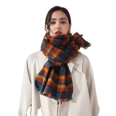 China Wholesale Classic Thick Cozy Winter Shawls Ladies Checkered Warm Scarves Stole With Tassels for sale