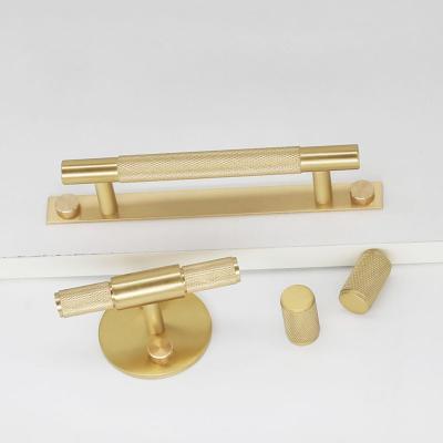 China EUROPEAN Knurled Brass Cabinet Handles Textured Brass Furniture Knobs Drawer Pulls Wardrobe Handles European Dresser Knob Furniture Bar for sale