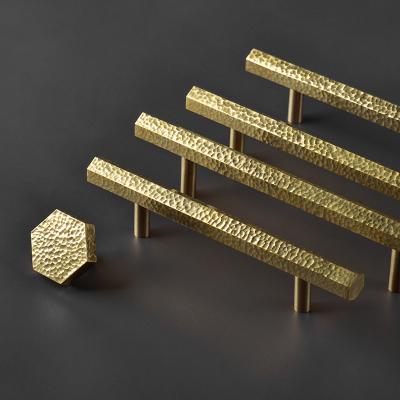 China EUROPEAN Brass Cabinet Handles Hammer Kitchen Cupboard Knobs Furniture Handle Drawer Pulls Furniture Door Handmade Textured Hardware for sale