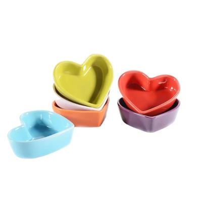 China Wholesale Viable Mini Cute Heart Shaped Baking Strainers Dishes Creme Brulee Ramekins Cupcakes Ceramic Dessert Baking Bowl for sale