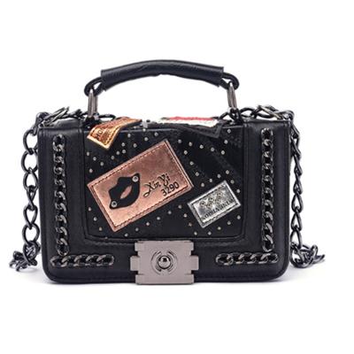 China Vintage Women Cross - Body Bag PU Women Purse Vintage Women Cross - Body Bag Fashion Ladies Purses Badge Chain Handbags For Women for sale