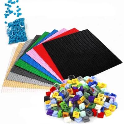 China Toy Yuetian DIY Educational Plastic Building Blocks Sets 1x1 Pixel 3024 Bags and 32x32 Dots 3811 Baseplate for sale