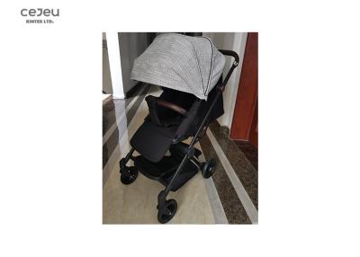 China 7 de duim rijdt Lichtgewichtbabywandelwagen 45*21*69cm Vouwbare men Inzameling klikt Te koop