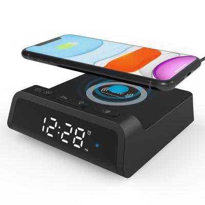 China LED Electric Alarm Clock 3 IN 1 LED Alarm Clock Wireless Charger For Iphone 12 13 Pro Max Fast Charger Dock Charging Station For Smasung Usb 15W for sale