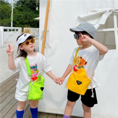 China Unique Design Portable Female Adult Kids Bags 2022 Messenger Fashion Boys Girls One Shoulder Casual Bucket Bag For Children for sale