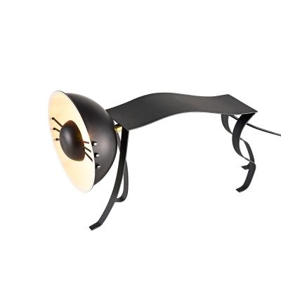 China Modern Simple Elegant Design Decoration Sunbelt Cat Shaped Desk Light Post-morden G9 Cat Table Light for sale