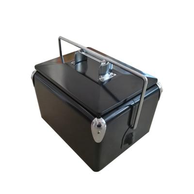 China New Design 7l Vintage Metal Waterproof Ice Insulated Cooler Box For Bar for sale