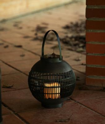 China Indoor and outdoor use Black Plastic LED Hanging Solar-Powered Lantern with Candle Light Up garden solar lights for Yard, Deck, for sale