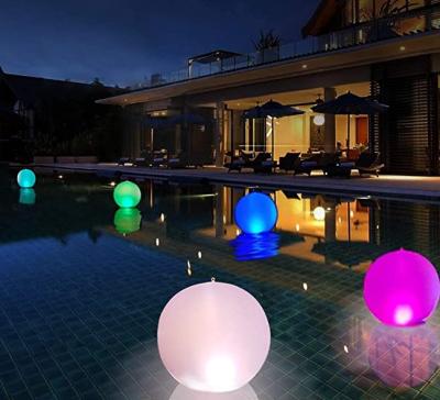 Cina Lo stagno di galleggiamento di incandescenza IP68 del globo della lampada all'aperto solare impermeabile gonfiabile della palla accende la decorazione del partito per la piscina, la spiaggia, giardino in vendita