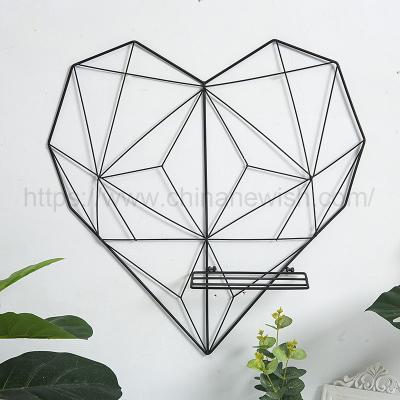 China Creative hanging clipper holder heart shaped metal mesh wall organizer wire wall grid for home decor valentine gift for sale