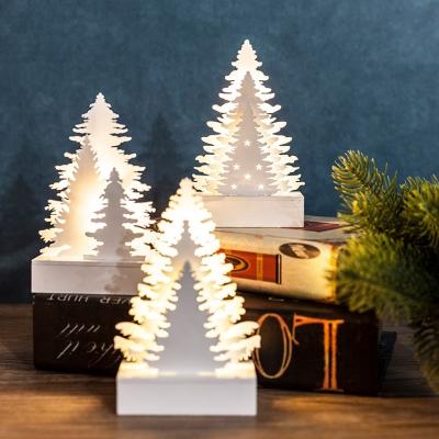 Chine L'arbre de Noël de vente chaud de Kanlong H7inch avec les lumières menées a inclus le décor à la maison en bois nordique de Noël 5LED en vrac à vendre