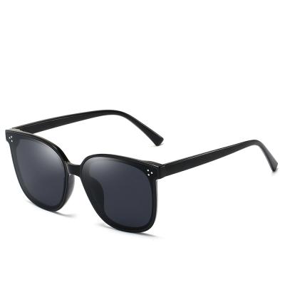 China Fashionable sunglasses WN1938 large frame uv400 women sunglasses OEM 2022 for sale