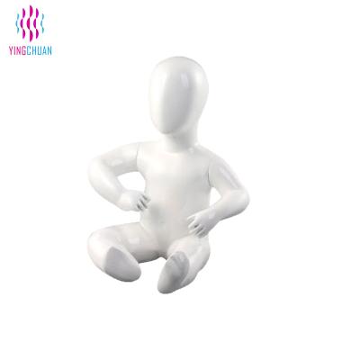 China Lifelike Cheap White Sitting Egg Fiberglass Baby Head Mannequins for sale